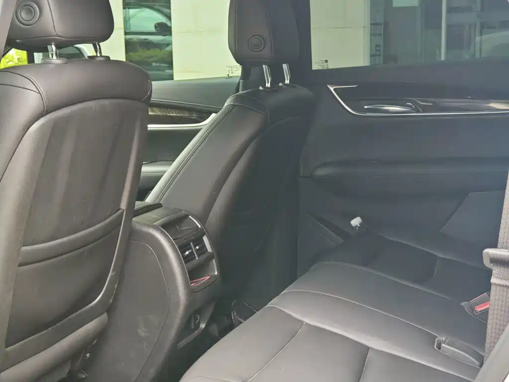 Cadillac XT5 2019 — фото 11