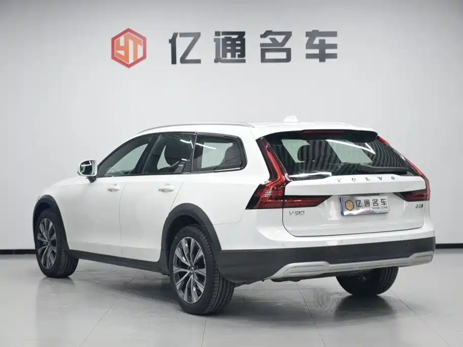 Volvo V90 2023 — фото 20