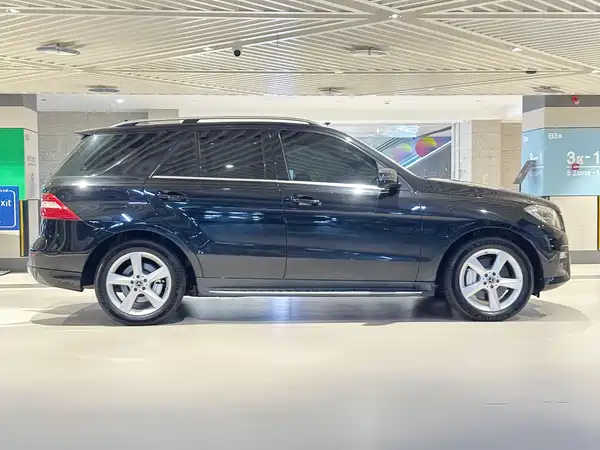 Mercedes-Benz M-Class 2015
