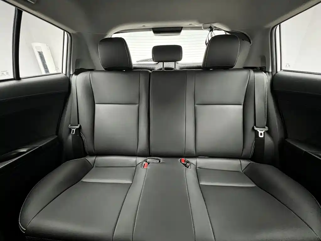 Toyota Yaris L 2022 — фото 14