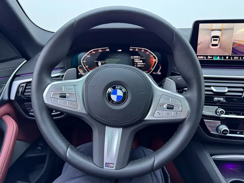 BMW 5 Series 2023 — фото 11
