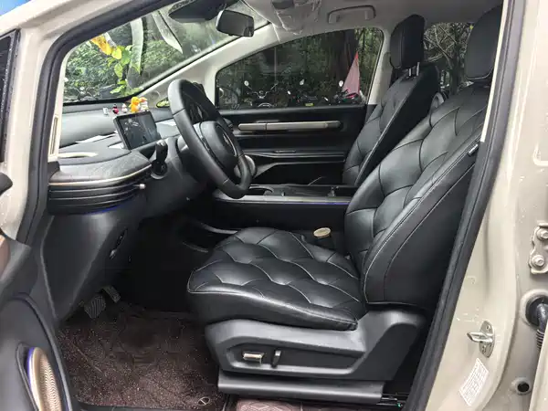 Baojun Yunduo 2024
