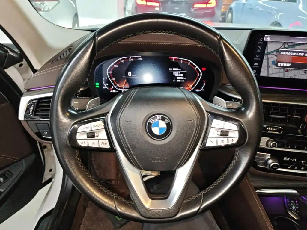 BMW 5 Series 2023 — фото 11