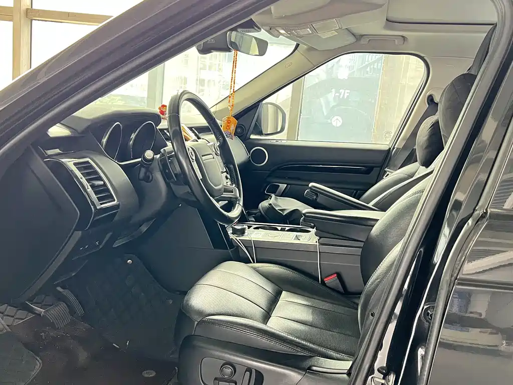 Land Rover Discovery 2018