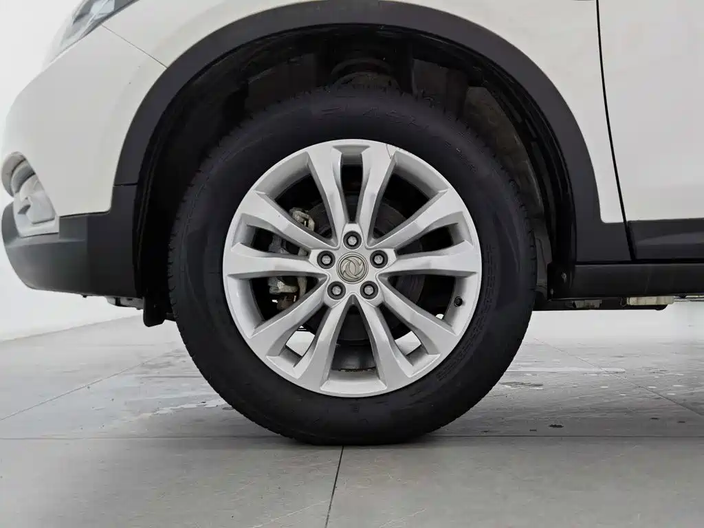 Dongfeng Fengshen AX7 2015 — фото 17