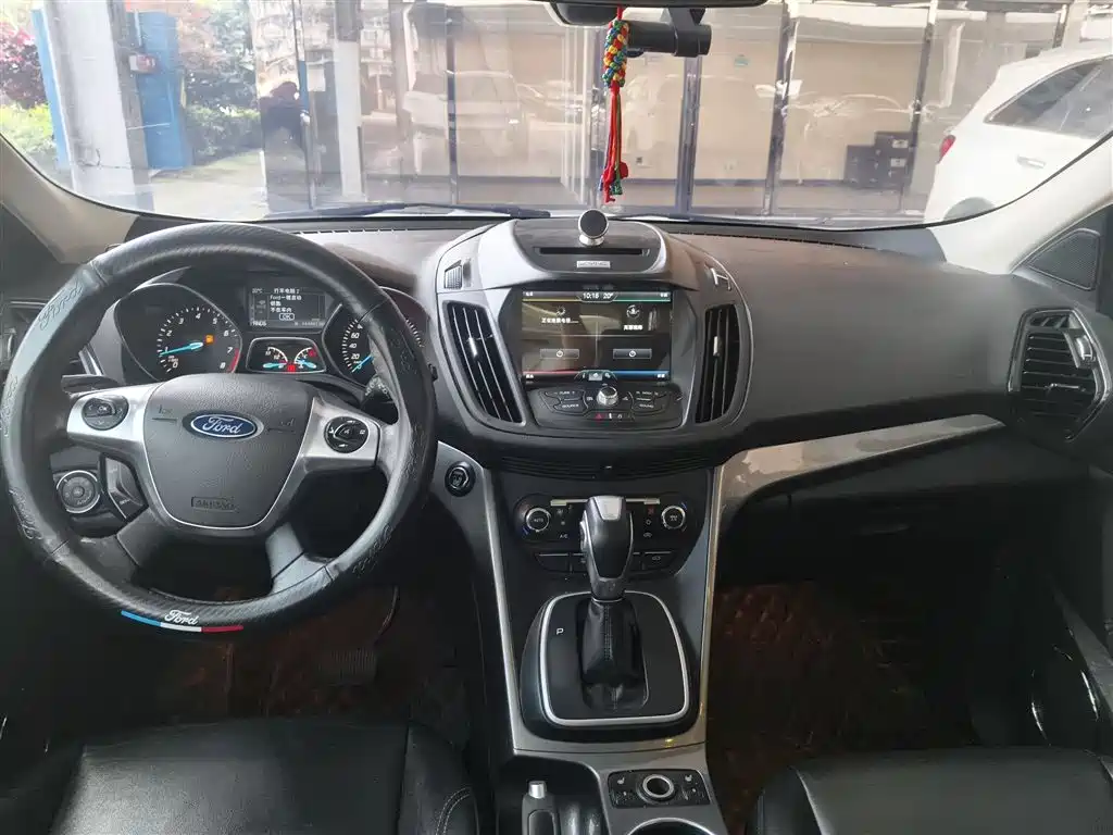 Ford Kuga 2016 — фото 10