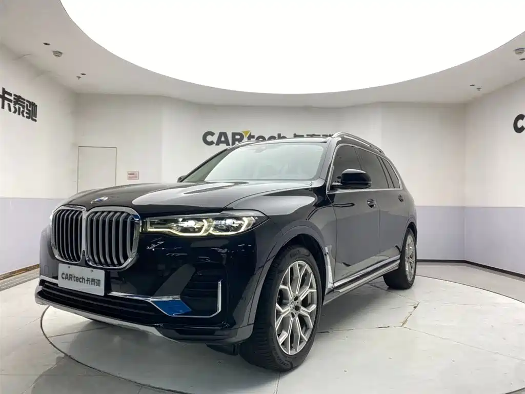 BMW X7 2022 — фото 1