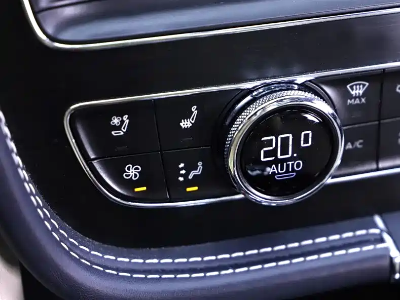 Bentley Bentayga 2018 — фото 10