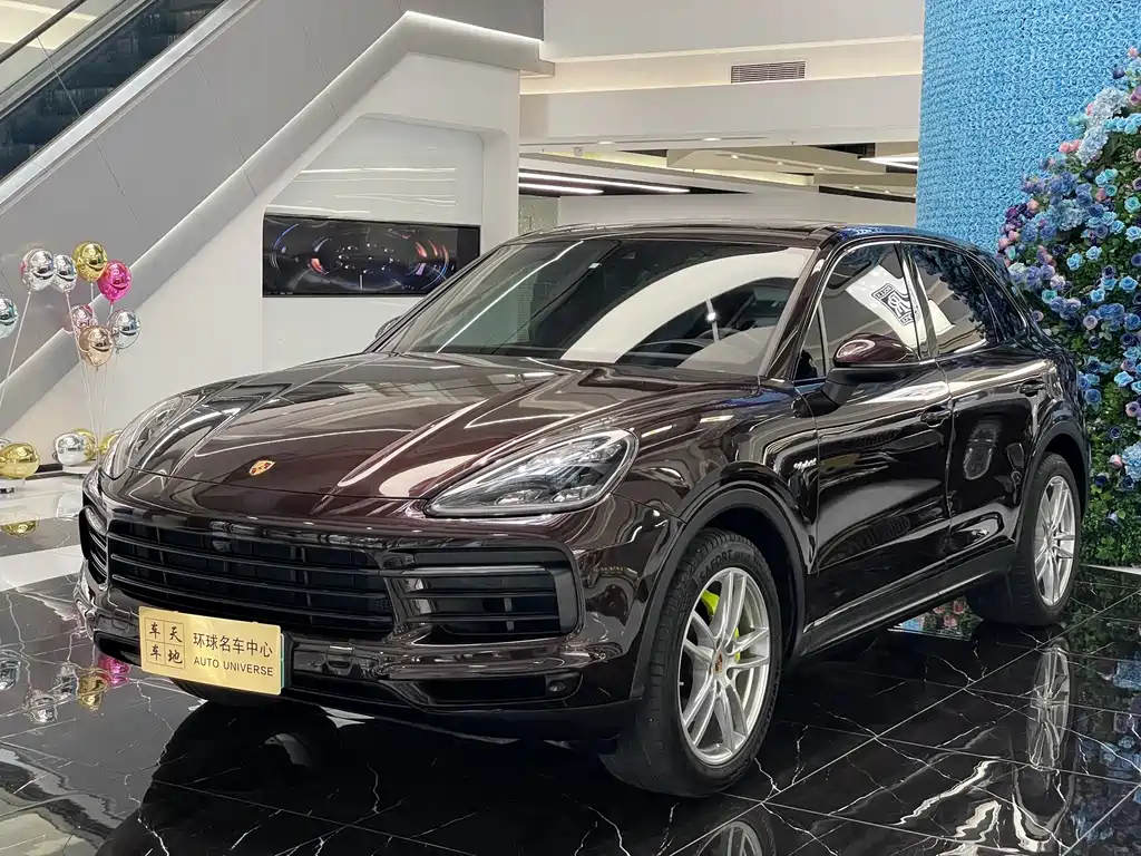 Porsche Cayenne New Energy 2021 — фото 1