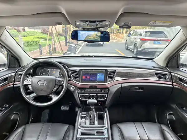 GAC Trumpchi GS8 2017