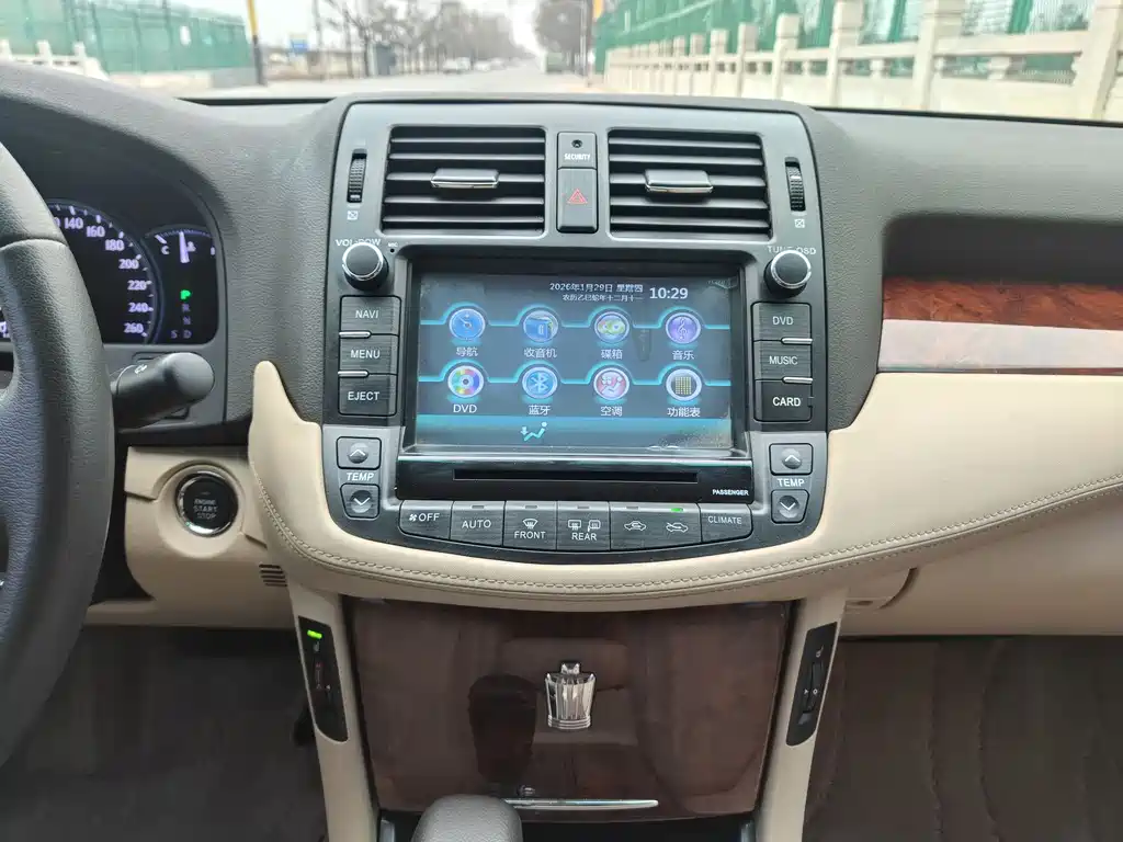Toyota Crown 2012 — фото 18