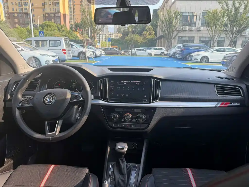Skoda Kamiq 2020 — фото 10