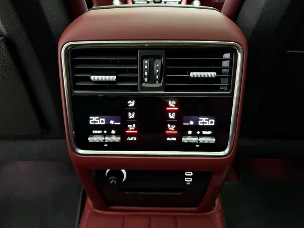 Porsche Cayenne Hybrid 2023