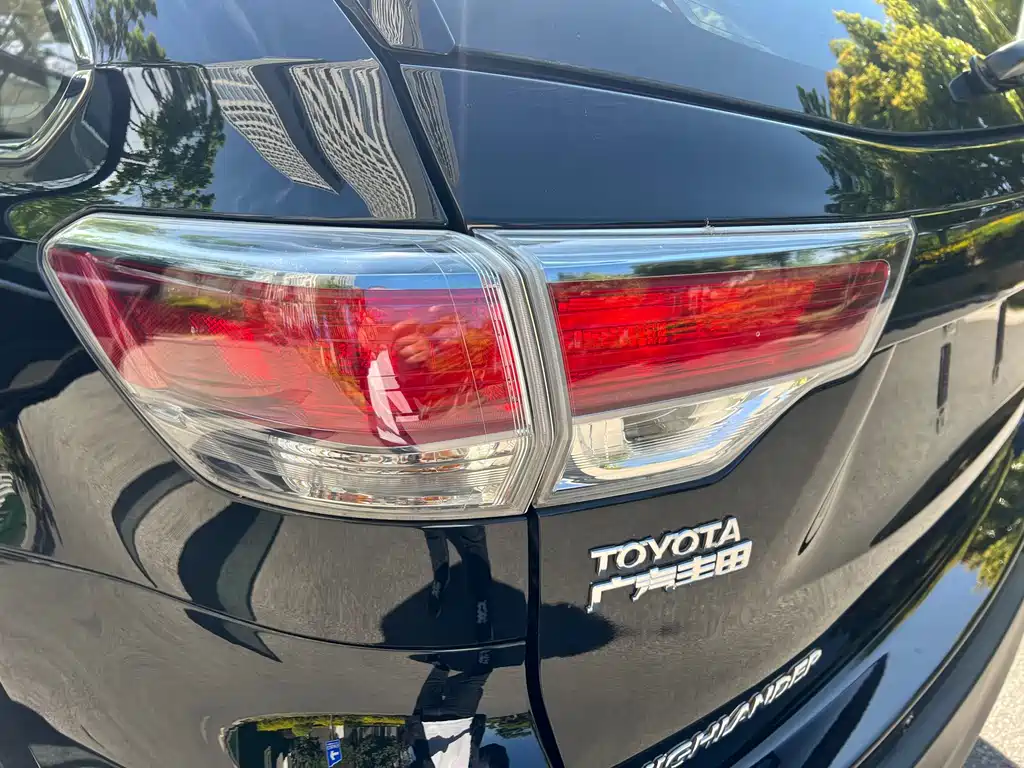 Toyota Highlander 2018 — фото 12