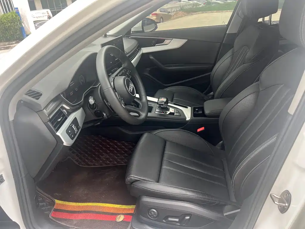 Audi A4L 2020