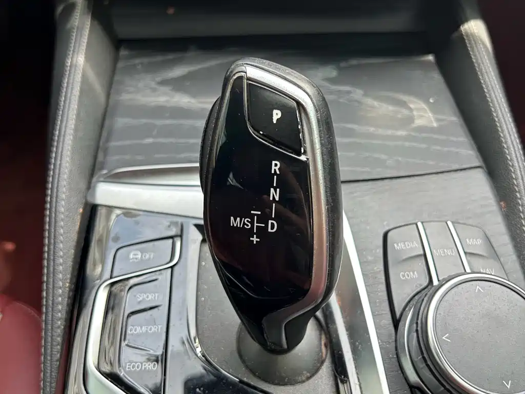 BMW 5 Series 2022 — фото 15