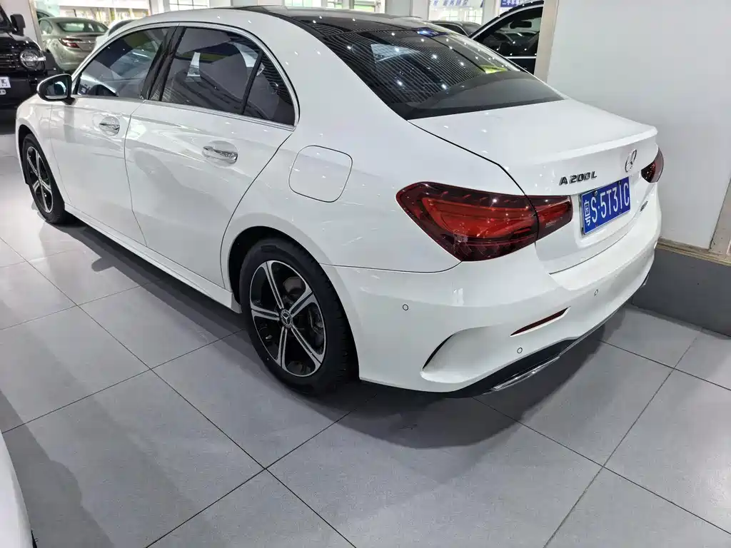 Mercedes-Benz A-Class 2024 — фото 11