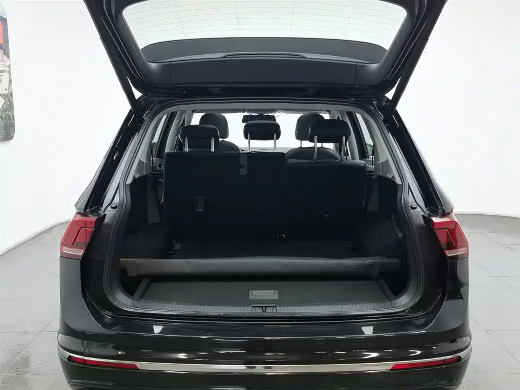 Volkswagen Tiguan L 2021 — фото 16