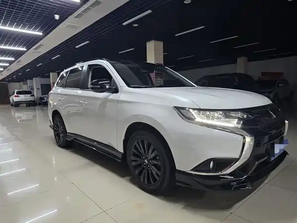 Mitsubishi Outlander 2022