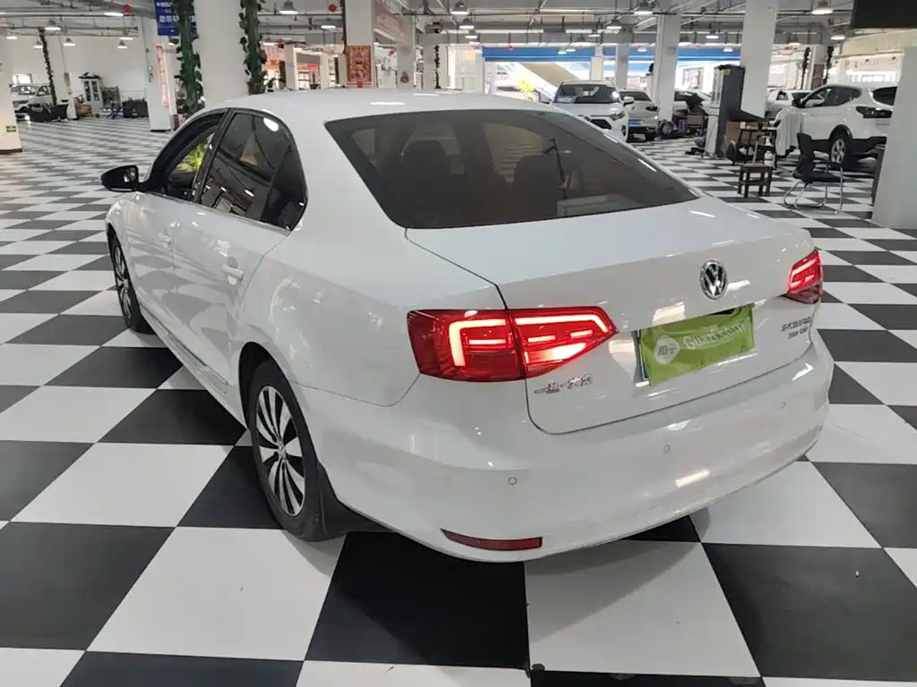 Volkswagen Sagitar 2019
