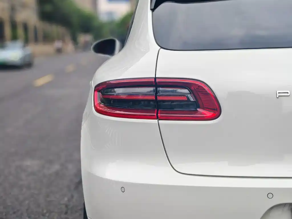 Porsche Macan 2015 — фото 15