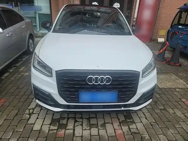 Audi Q2L 2020