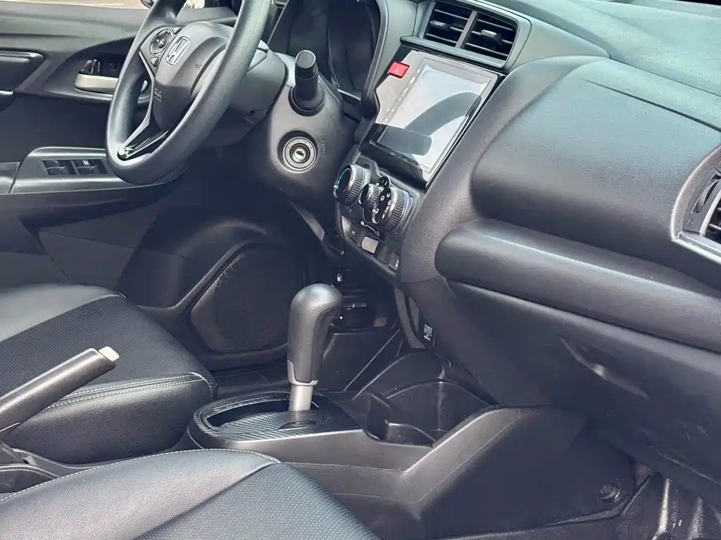 Honda Fit 2017 — фото 13