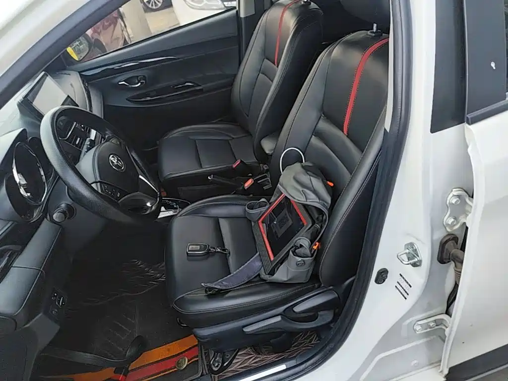 Toyota Yaris L 2022 — фото 15