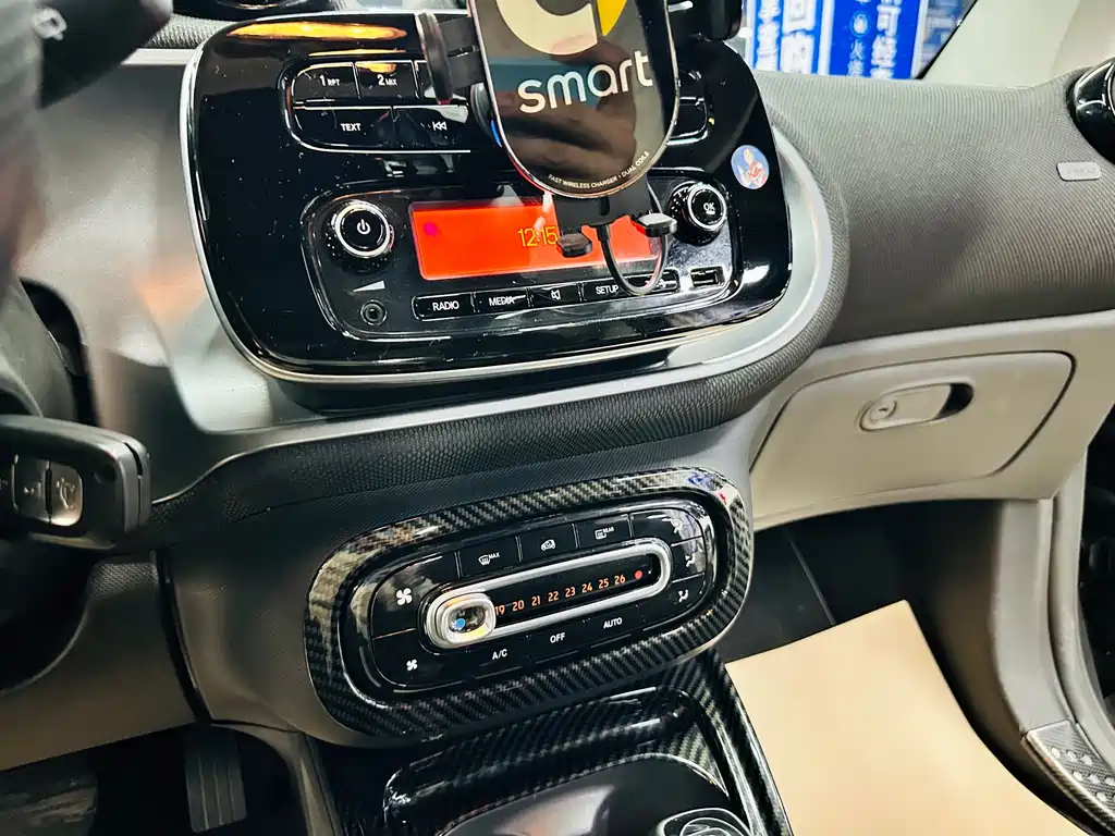 smart fortwo 2019 — фото 36