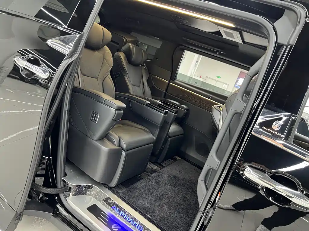 Toyota Alphard 2026 — фото 13