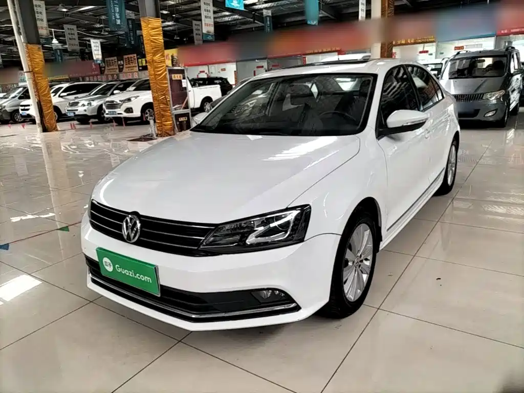 Volkswagen Sagitar 2015