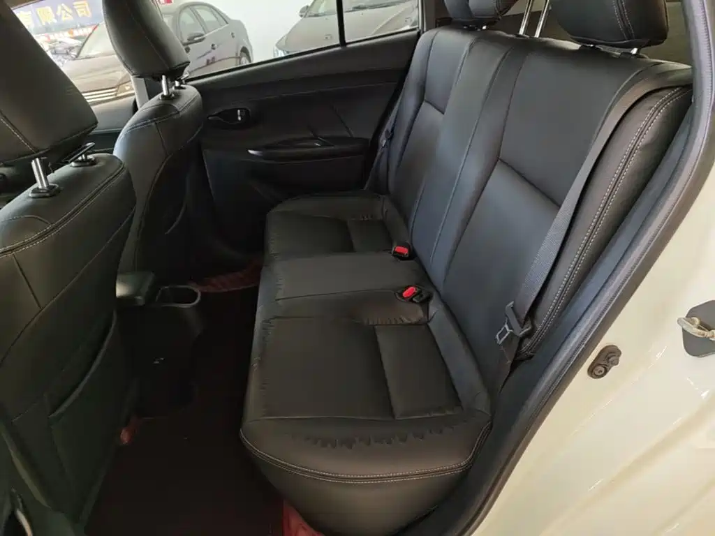 Toyota Yaris L 2017 — фото 17