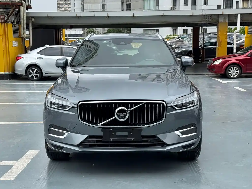 Volvo XC60 2020 — фото 1