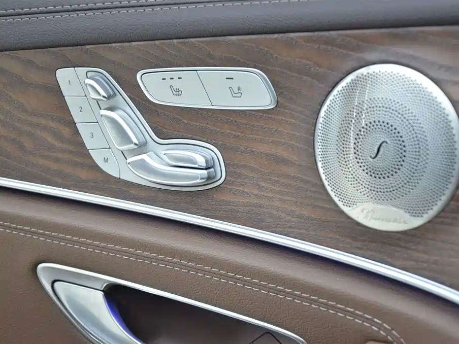 Mercedes-Benz E-Class 2023 — фото 12