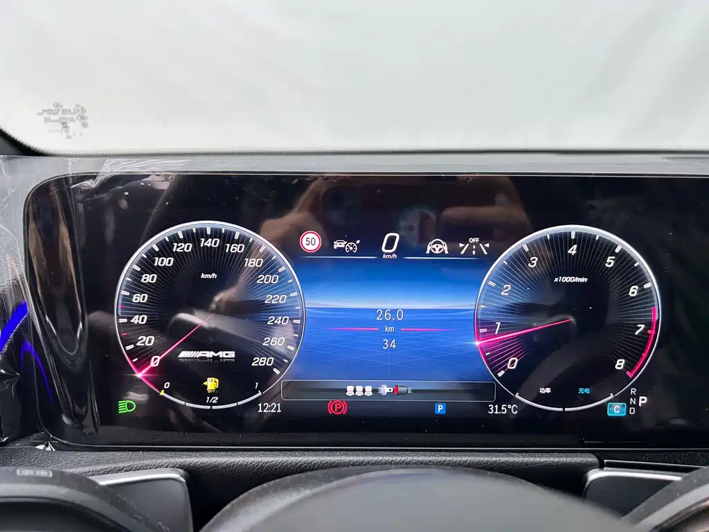 Mercedes-Benz GLB AMG 2026 — фото 13