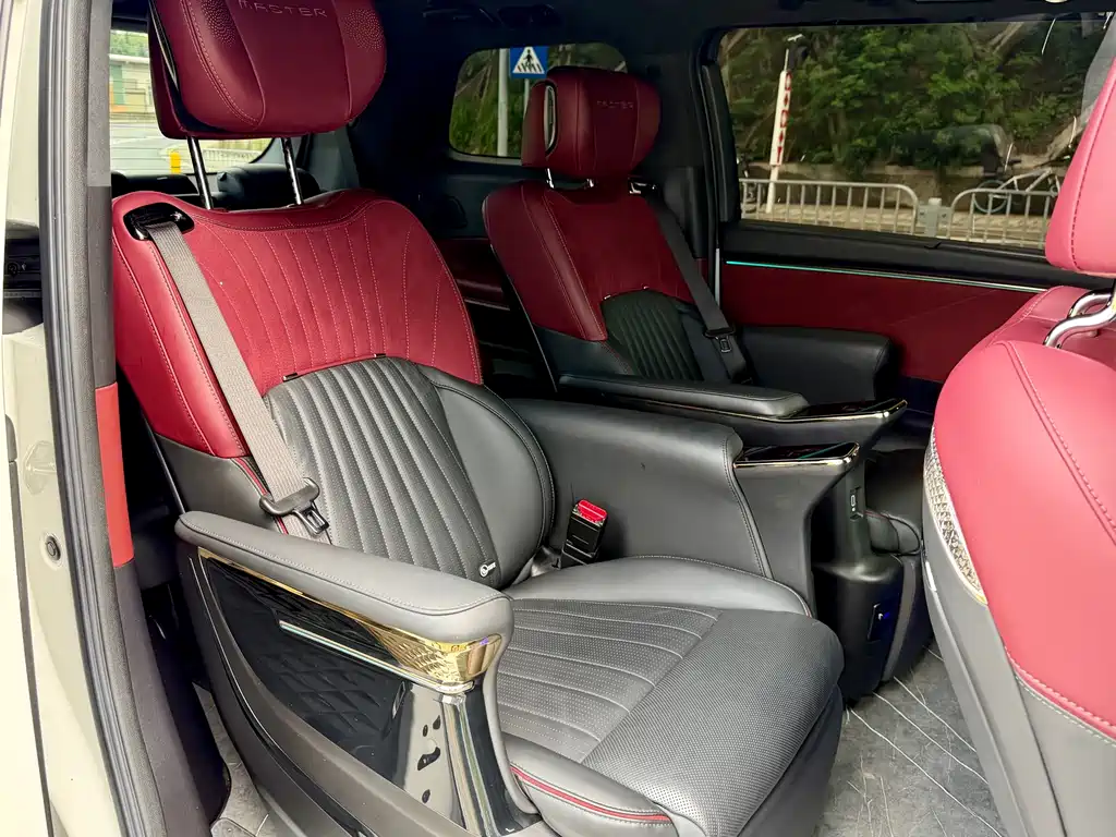 GAC Trumpchi M8 2023 — фото 11