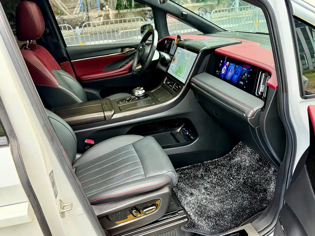 GAC Trumpchi M8 2023 — фото 10