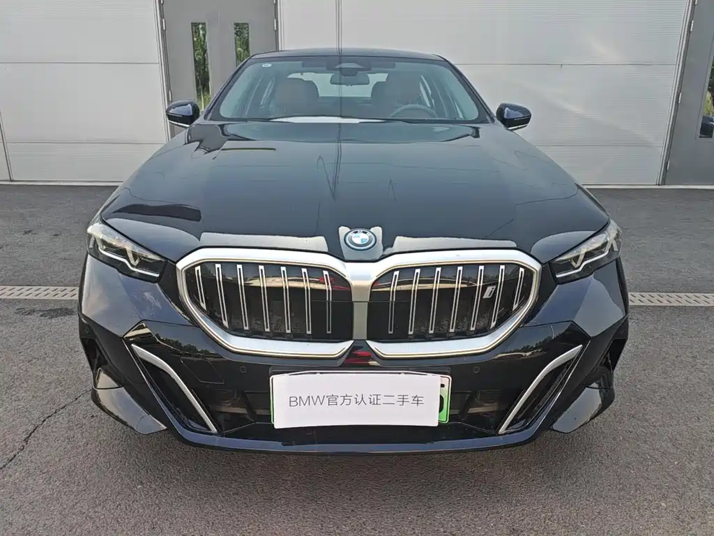 BMW i5 2025 — фото 2