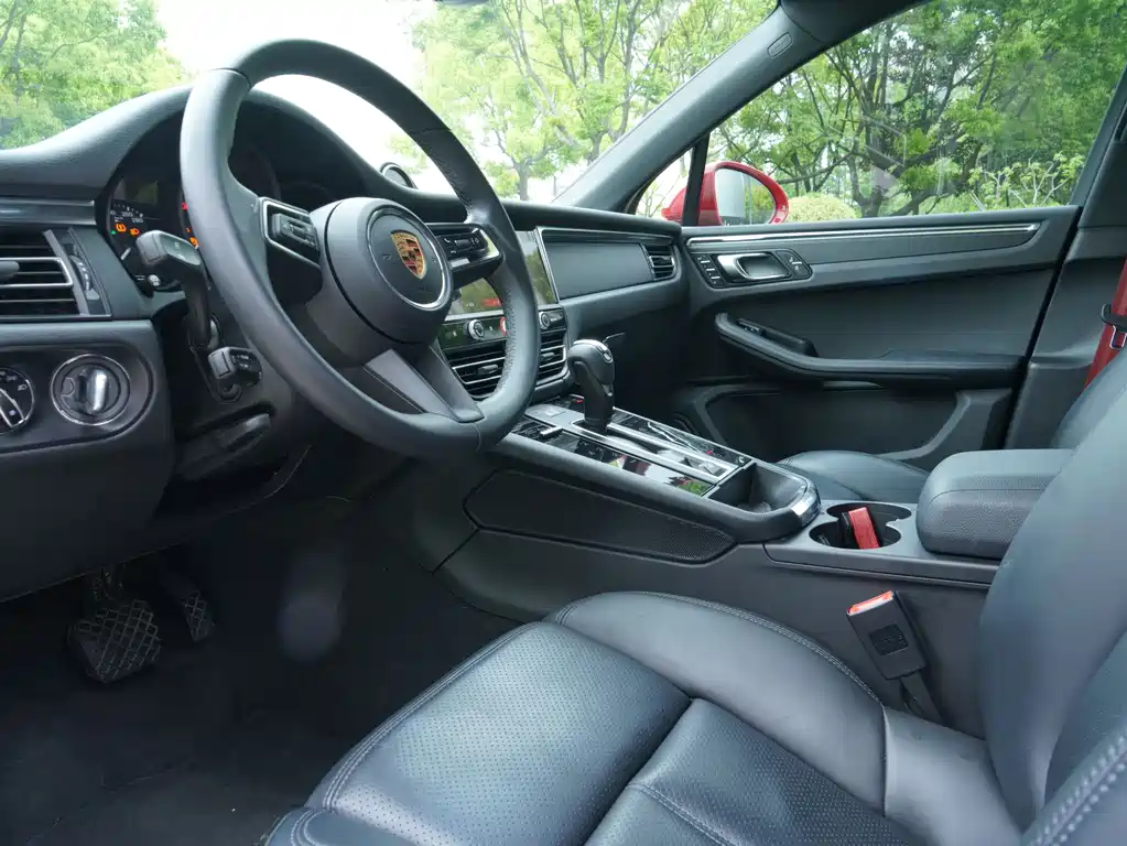 Porsche Macan 2023 — фото 15
