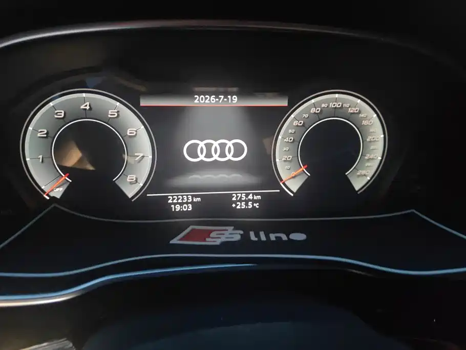 Audi Q3 2022 — фото 14