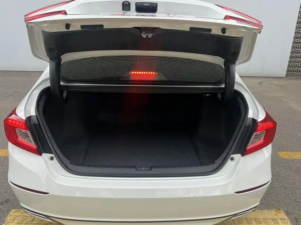 Honda Accord 2021 — фото 18