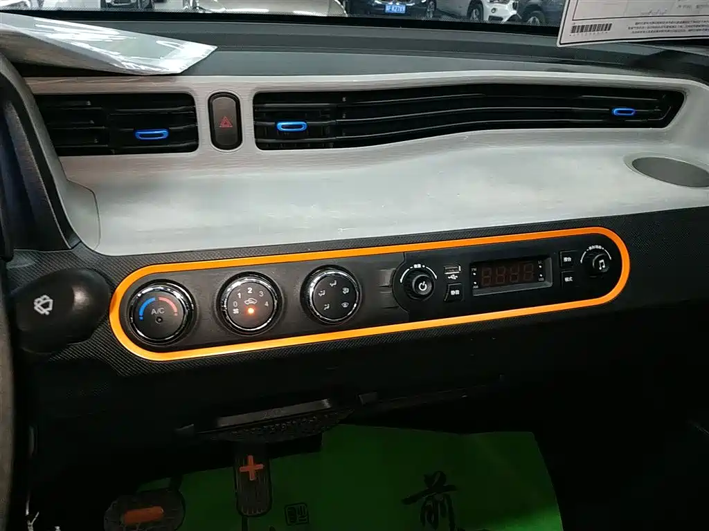 Wuling MINIEV 2021 — фото 13