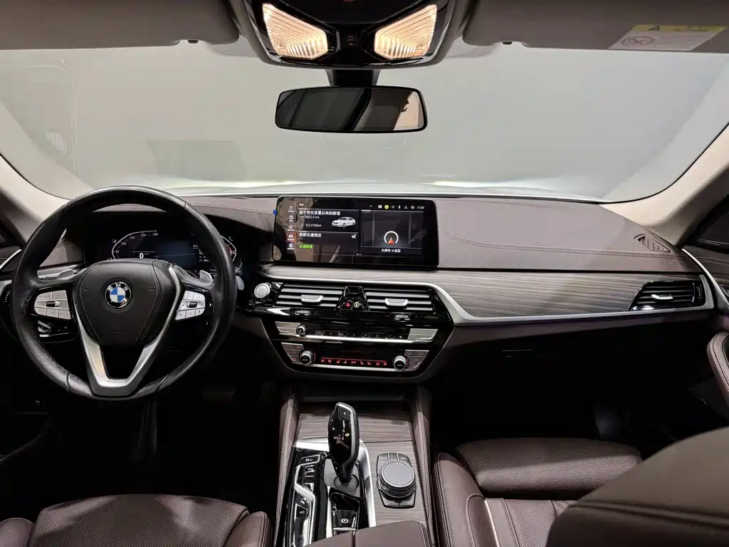 BMW 5 Series 2023 — фото 13