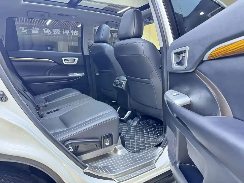 Toyota Highlander 2018 — фото 12