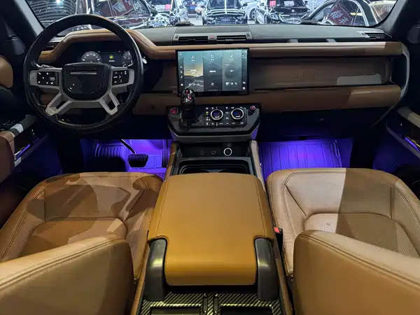 Land Rover Defender 2023