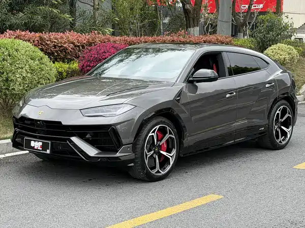 Lamborghini Urus 2023
