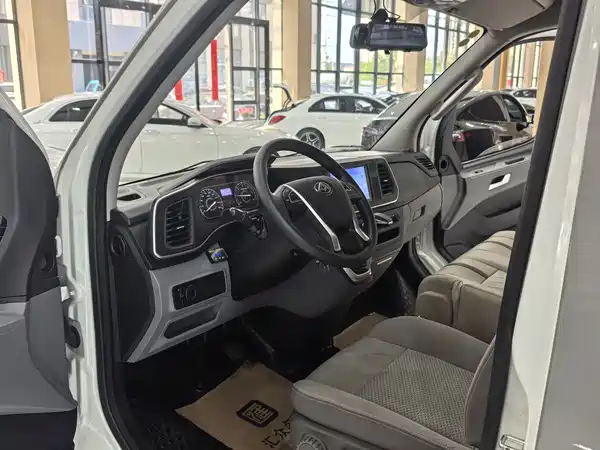 Maxus V80 2024