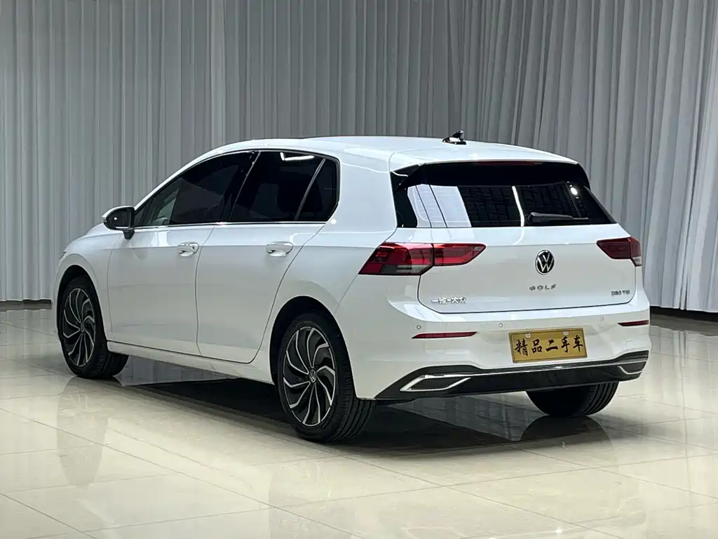 Volkswagen Golf 2021