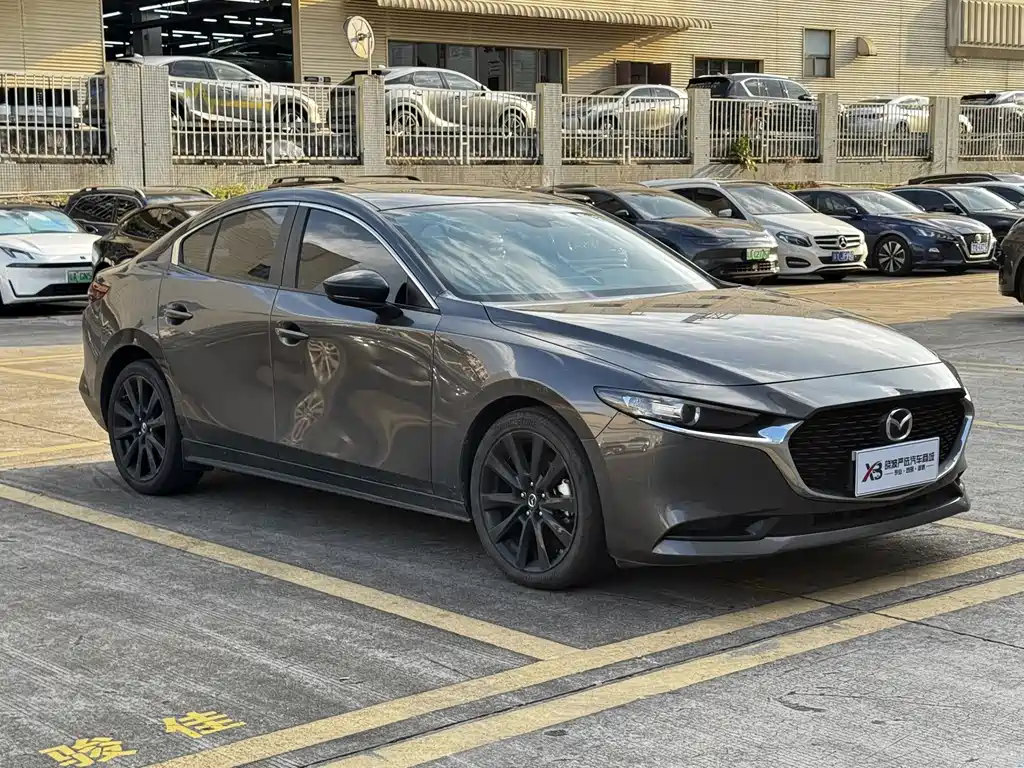 Mazda 3 Axela 2023