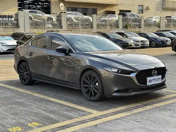 Mazda 3 Axela 2023